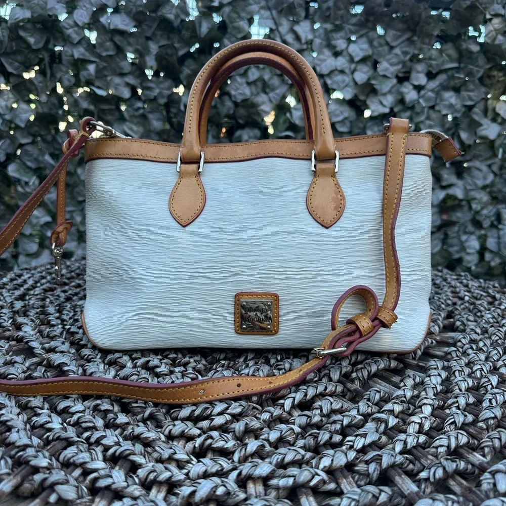 Dooney and Bourke top handle bag - Picture 2 of 8